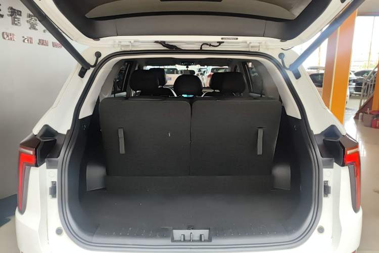 Used SOL X8 PLUS 2023 1.5 TGDI DCT Smart Edition 7-Seater