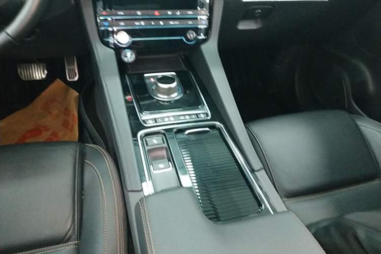 Used Jaguar F-PACE 2019 2.0T Four-Wheel Drive Urban Luxury Edition