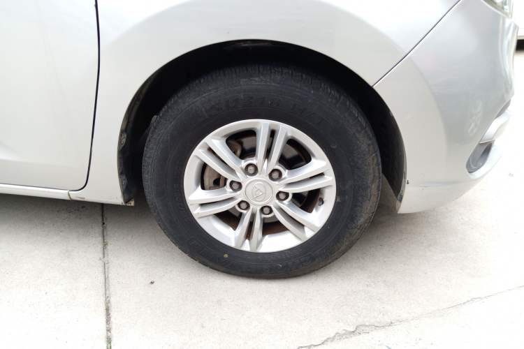 Used SAIC MAXUS G10 2016 2.0T Automatic Elite Edition Exterior 7