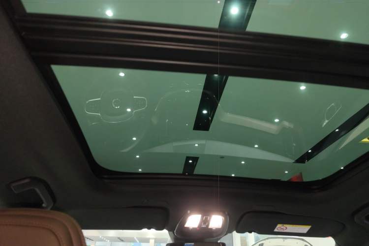 Used Volvo XC60 2024 B5 4x4 Smart Luxury Edition Headliner
