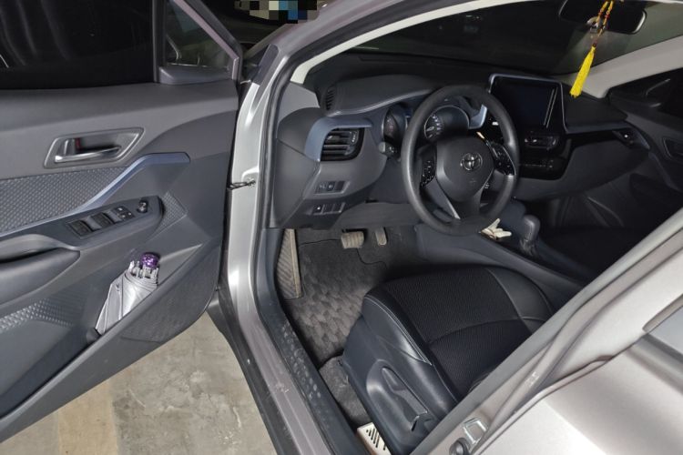 Used Toyota IZOA 2021 2.0L Enjoy Edition Driver Seat