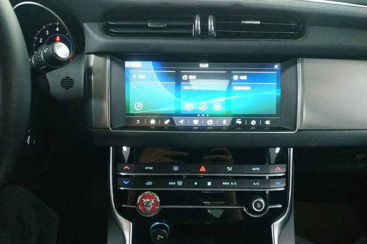 Used Jaguar XFL 2019 XFL 2.0T 200PS Two-Wheel-Drive Luxury Edition Audio And AC Panel