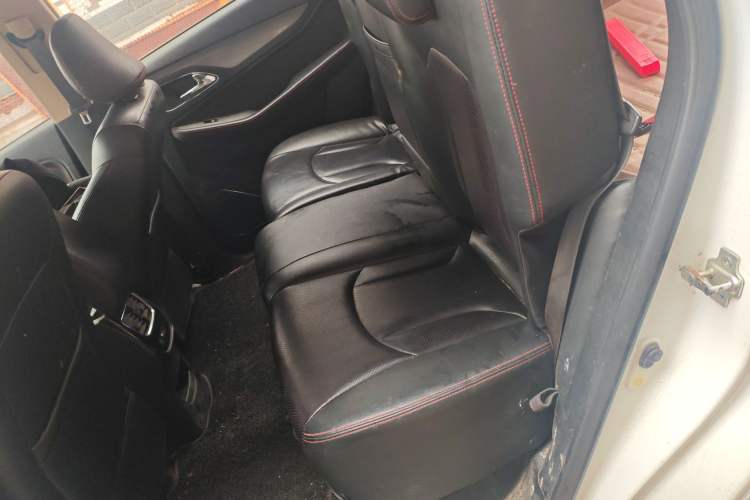 Used Baojun 560 2015 1.8L manual luxury version