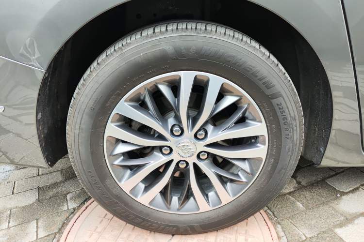 Used Buick GL8 2017 ES 28T Flagship Model China V Standard