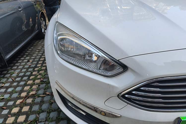 Used Ford Focus 2018 Sedan Classic 1.6L Manual Fashion Edition SmartDrive Version