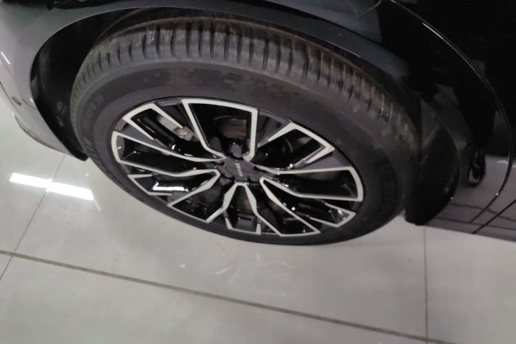 Used Zeekr 7X 2025 100 kWh Long-Range Rear-Wheel Drive with Intelligent Driving Features