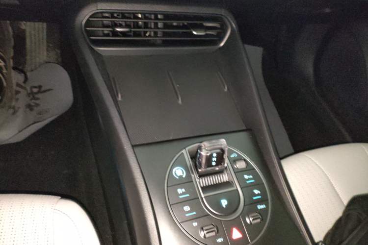 Used BYD Seal 05 DM-i 2025 DM-i Smart Drive 55KM Luxury Model Gear Lever