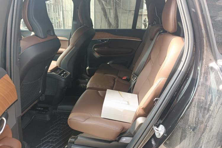 Used Volvo XC90 2024 B6 Zhiyi Luxury 7-Seater
