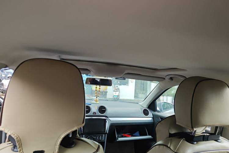 Used Volkswagen Jetta 2013 1.6L Manual Comfort Model Headliner