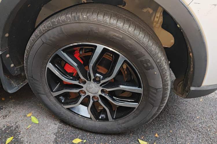 Used Lifan Auto Myway 2016 1.5L Manual Comfort Edition Right Front Wheel Hub