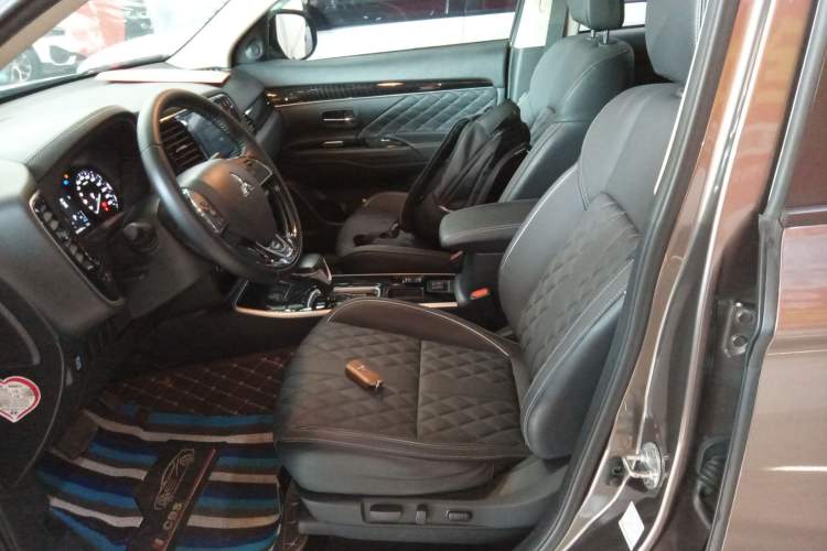 Used Mitsubishi Outlander 2021 Revised Version 2.0L Two-Wheel Drive Enjoyment Edition 5 Seats
