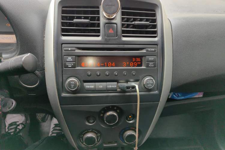 Used Nissan Sunny 2015 1.5XE Manual Comfort Edition Audio And AC Panel