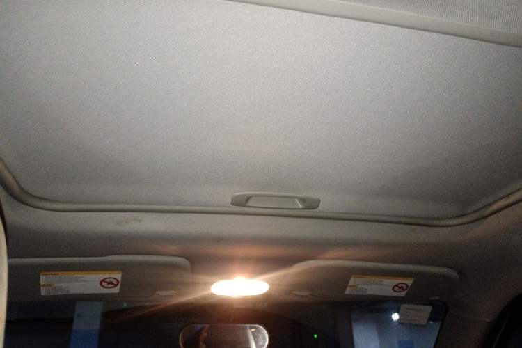 Used MG 3 2013 1.5L AMT Elite Edition Headliner