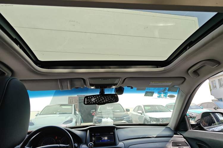 Used Honda Crosstour 2014 2.4L Luxury Edition Headliner