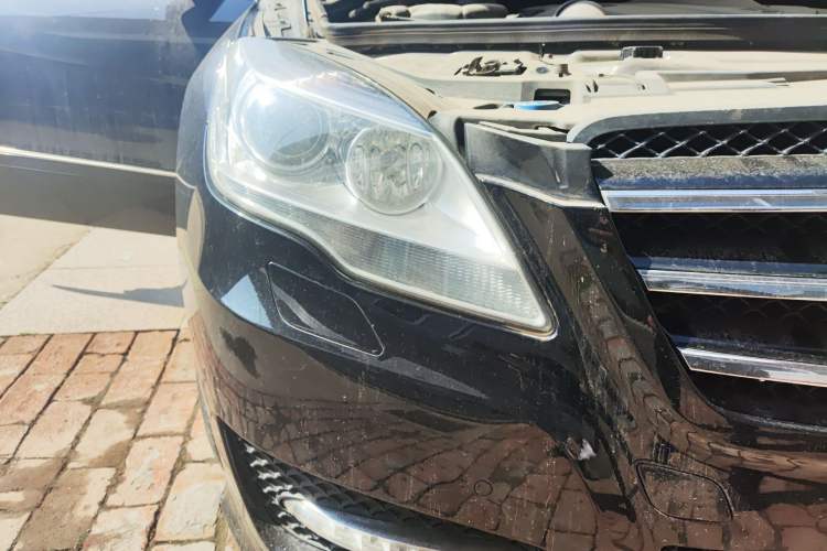 Used Mercedes-Benz R-Class 2010 R 350 L 4MATIC Right Front Headlight