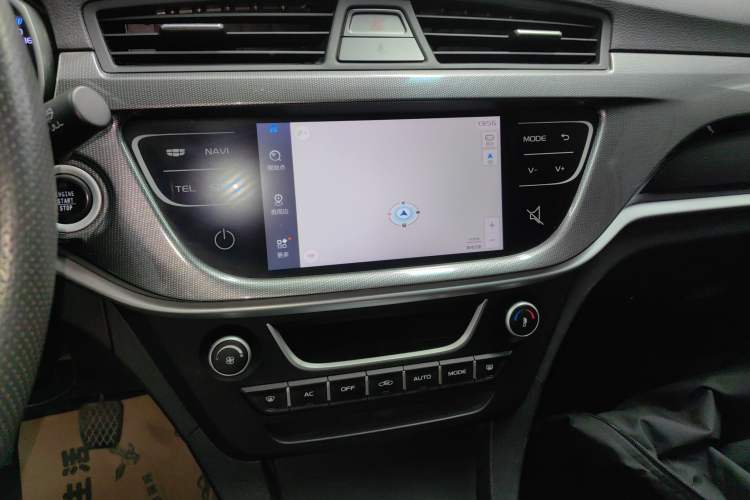 Used Geely Auto Emgrand 2017 Sedan Million Edition 1.5L Manual - Upward Version Audio And AC Panel