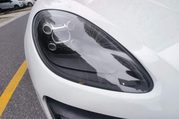 Used Porsche Macan 2014 Macan Turbo 3.6T Right Front Headlight