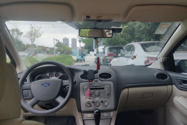 Used Ford Focus 2009 Sedan 1.8L Automatic Fashion Edition Center Console