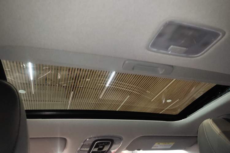 Used Hyundai Elantra 2021 1.5L CVT LUX Prestige Edition Headliner