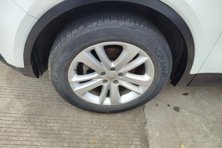 Used BORGWARD BX5 2017 20TGDI Automatic Two-Wheel Drive Pioneer Edition Left Front Wheel Hub