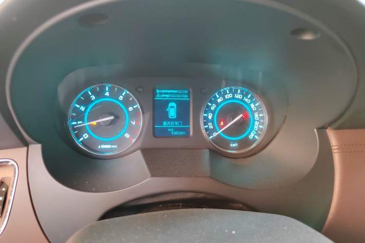 Used JAC Group Refine M5 2017 2.0T Gasoline Manual Business Edition
