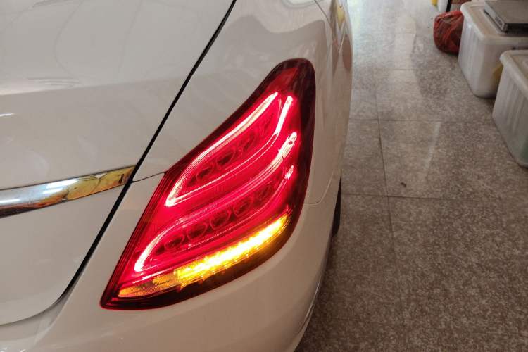 Used Mercedes-Benz C-Class 2018 C 200 L
