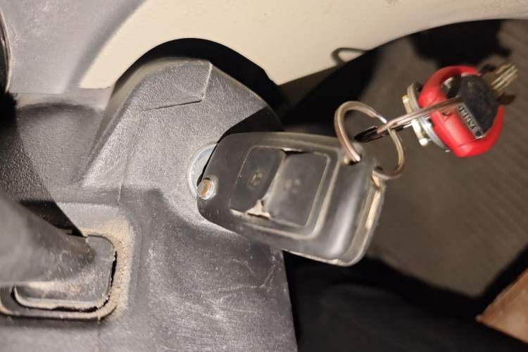 Used CHANGAN KAICHENG Ruixing M90 2018 2.0L Standard Edition Flat-Top Liftback 6-Seater 4G94S
