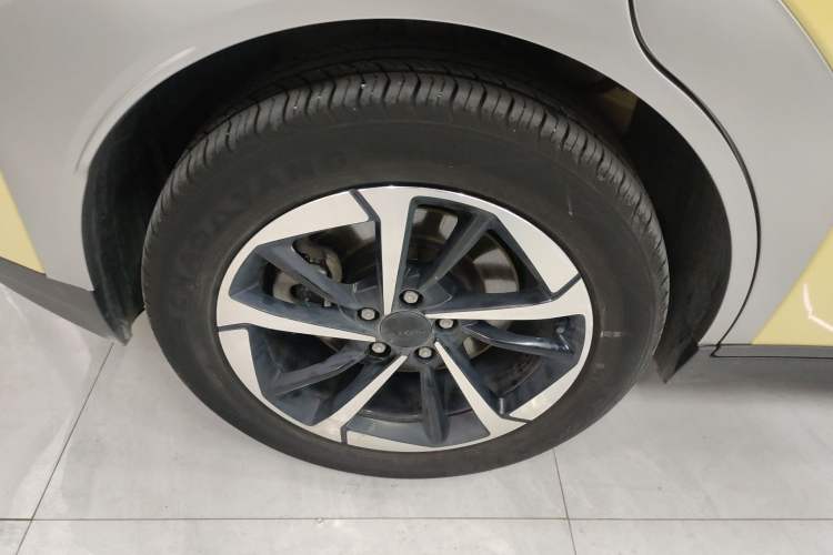 Used AION Y 2023 Younger Star Edition Right Rear Wheel Hub