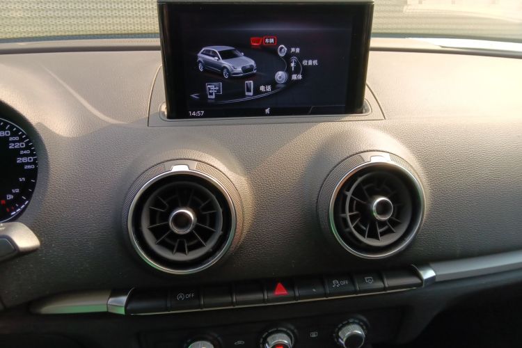 Used Audi A3 2018 30th Anniversary Edition Sportback 35 TFSI Ambition Model Audio And AC Panel