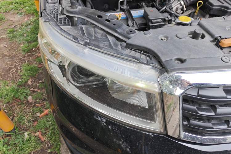 Used CHANGAN OSHAN X70A 2019 1.5L Manual Comfort Model China VI Standard Right Front Headlight