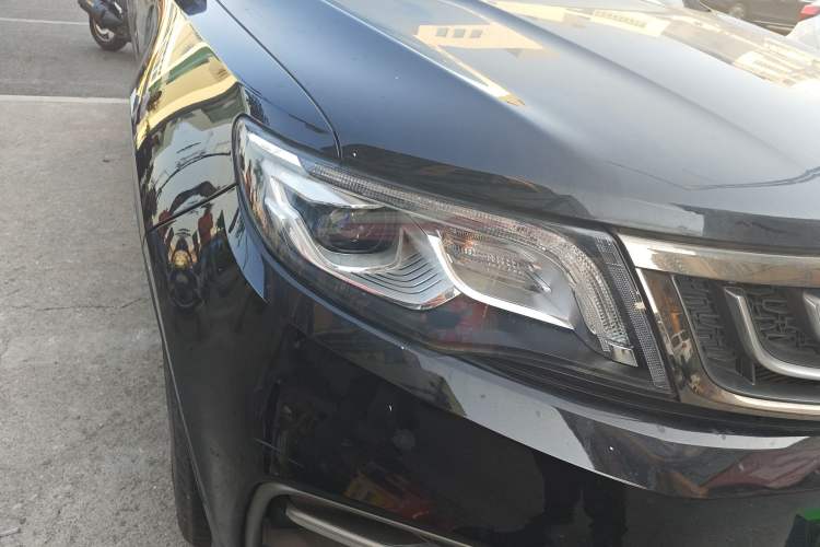 Used Geely Auto Emgrand X7 Sport 2018 1.8TD Automatic Two-Wheel Drive Smart Connect 4G Internet Edition
