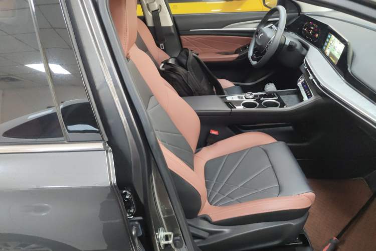 Used CHANGAN Eado 2023 Changan Edition PLUS Blue Whale NE 1.4T GDI DCT Prestige Version
