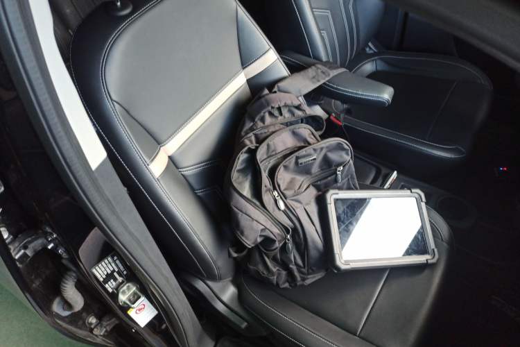 Used ORA White Cat 2022 Xiaoyue Mao Edition 360 km Luxury Model Lithium NMC