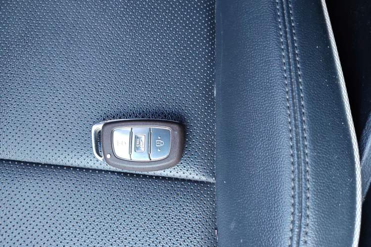 Used Hyundai Tucson 2019 280TGDi Dual-Clutch Two-Wheel Drive Fashion Edition China VI Standard
