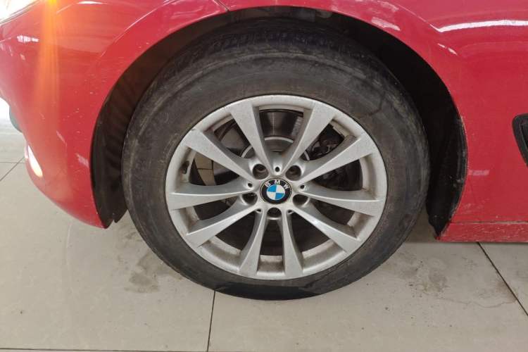 Used BMW 3 Series GT 2014 320i Leading Model
