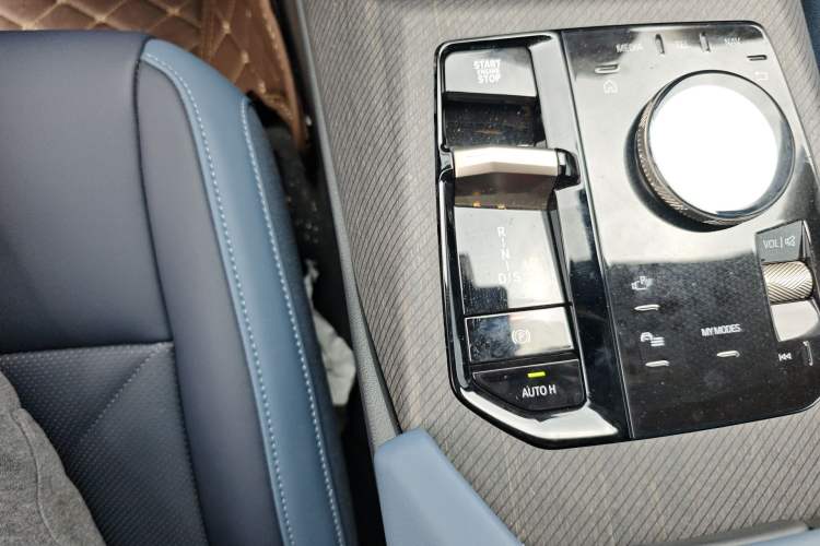 Used BMW X3 2025 xDrive25L Luxury Package Gear Lever