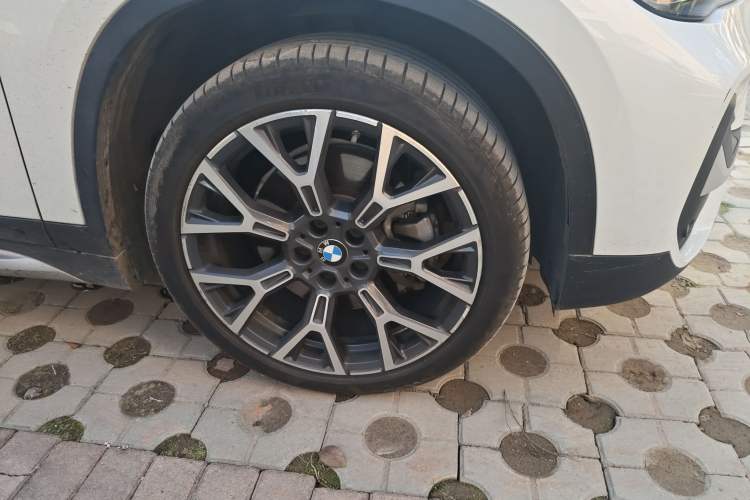 Used BMW X1 2022 xDrive25Li Luxury Model Right Front Wheel Hub