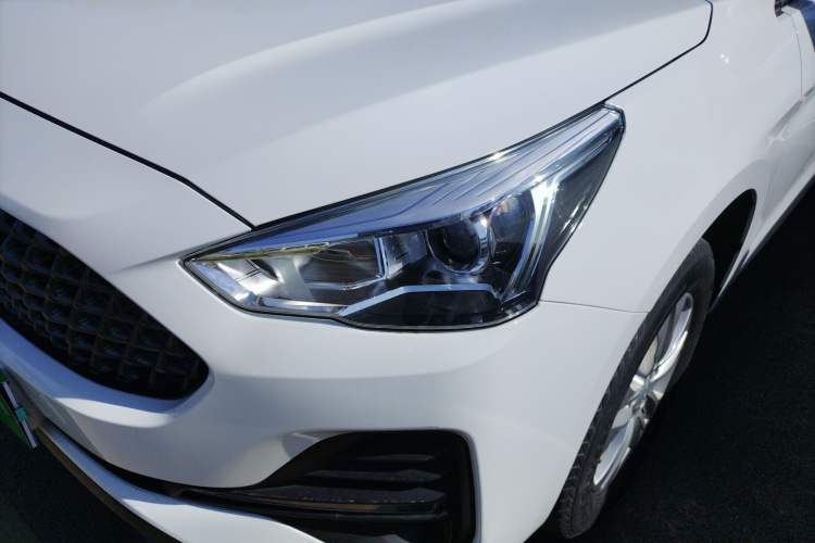 Used Haval M6 2019 1.5T DCT Two-Wheel Drive Value Edition China VI Standard Left Front Headlight