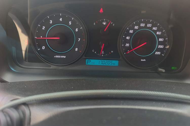 Used Chevrolet Captiva 2014 2.4L 4x4 Flagship Edition 7 Seats Odometer Close Up