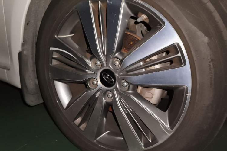 Used Hyundai Mistra 2014 1.8L Automatic Deluxe DLX Model
