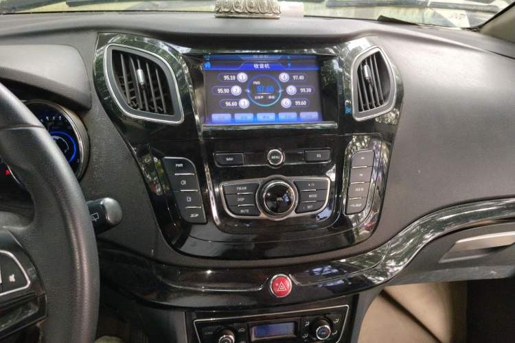 Used JAC Group Refine M2 2013 1.8L Manual Luxury Smart Model 5 Seats
