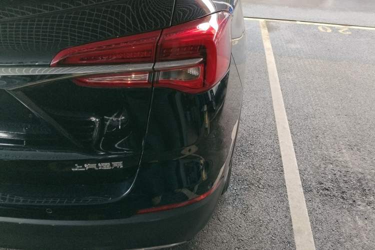 Used Buick Envision 2021 532T Two-Wheel-Drive Elite Version Right Rear Taillight