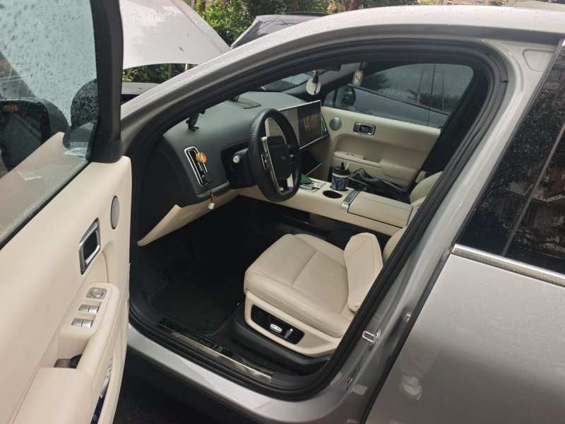 Used Li Auto L8 2023 Pro Model — 17