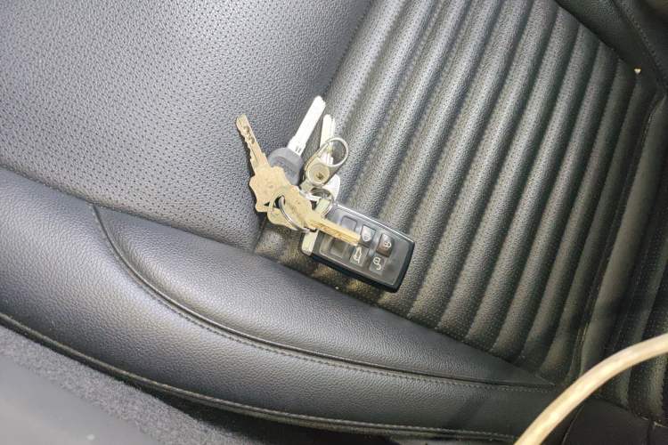 Used Land Rover Discovery Sport 2020 200 PS Family Edition