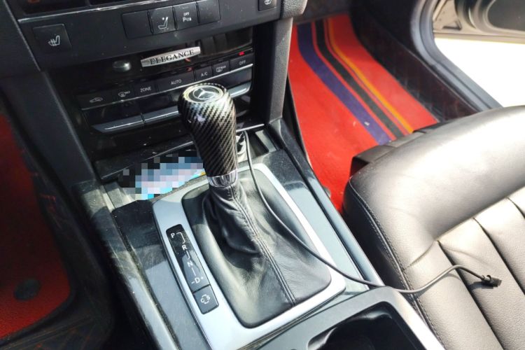 Used Mercedes-Benz E-Class 2010 E 200 CGI Elegant Model Gear Lever
