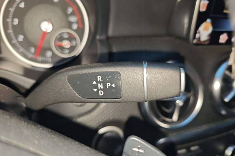 Used Mercedes-Benz A-Class 2017 A 200 Dynamic Edition Gear Lever