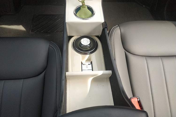 Used Wuling Bingo 2023 333 km Lingxi Connected+ Version Gear Lever