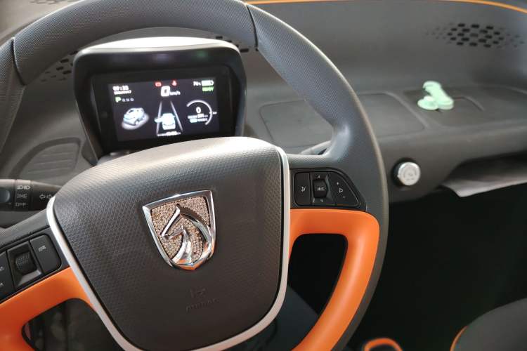 Used Baojun E100 2019 250KM Smart Drive Edition Audio And AC Panel