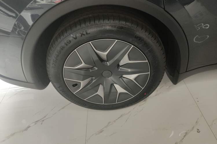 Used Tesla Model Y L 2025 Model Long-Range All-Wheel-Drive Version