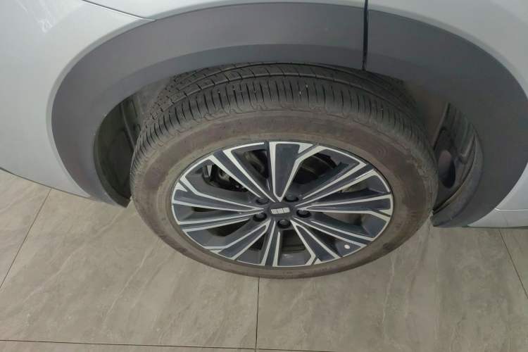 Used Geely Galaxy Xingjian 7 EM-i 2025 120km Flagship Edition
